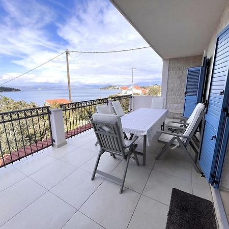 Leut Appartement Nečujam Buitenkant foto